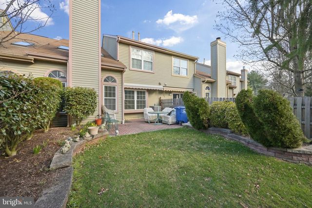 47 KNIGHTON LN, Mount Laurel, NJ 08054