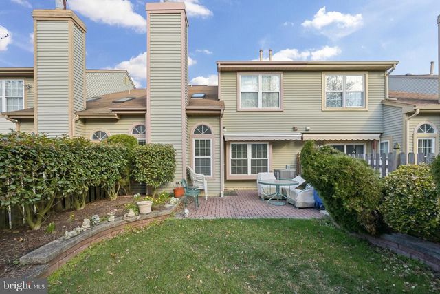 47 KNIGHTON LN, Mount Laurel, NJ 08054