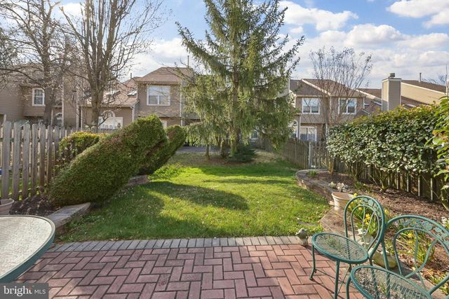 47 KNIGHTON LN, Mount Laurel, NJ 08054