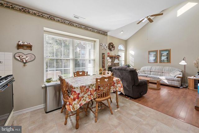 47 KNIGHTON LN, Mount Laurel, NJ 08054