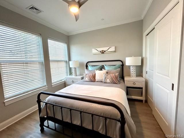 75 E Hoffman Avenue 3001, Lindenhurst, NY 11757