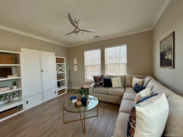 75 E Hoffman Avenue 3001, Lindenhurst, NY 11757