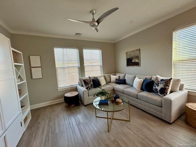 75 E Hoffman Avenue 3001, Lindenhurst, NY 11757