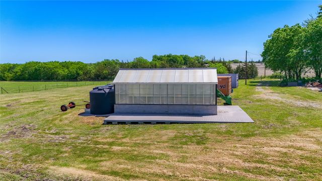 2729 County Road 3732, Wolfe City, TX 75496
