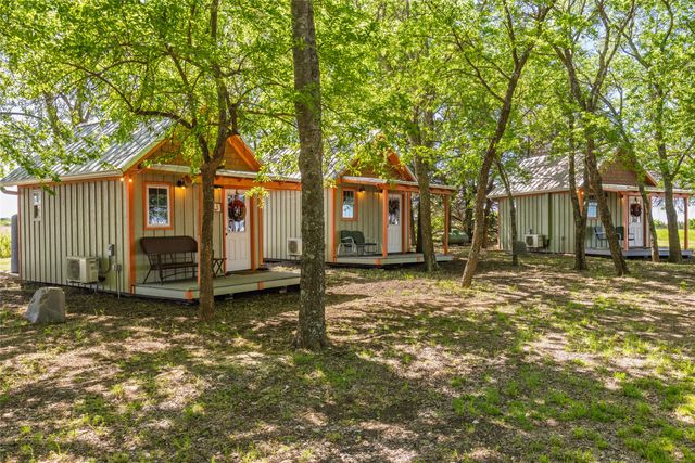 2729 County Road 3732, Wolfe City, TX 75496