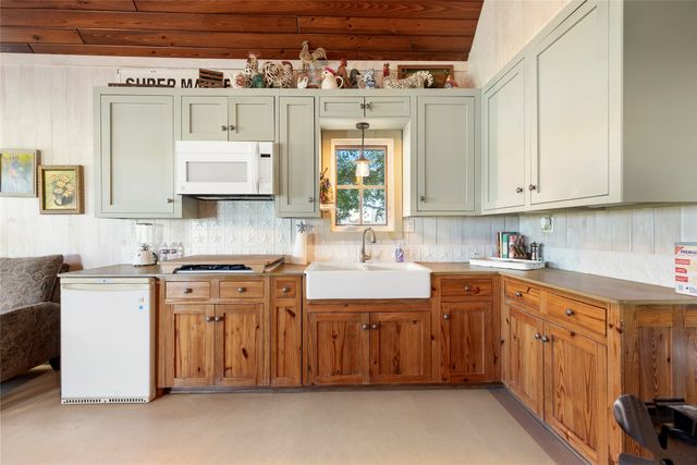 2729 County Road 3732, Wolfe City, TX 75496