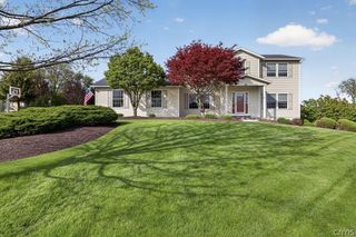 126 Snowflake Circle, Camillus, NY 13031
