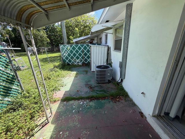 2450 Lincoln St 3, Hollywood, FL 33020