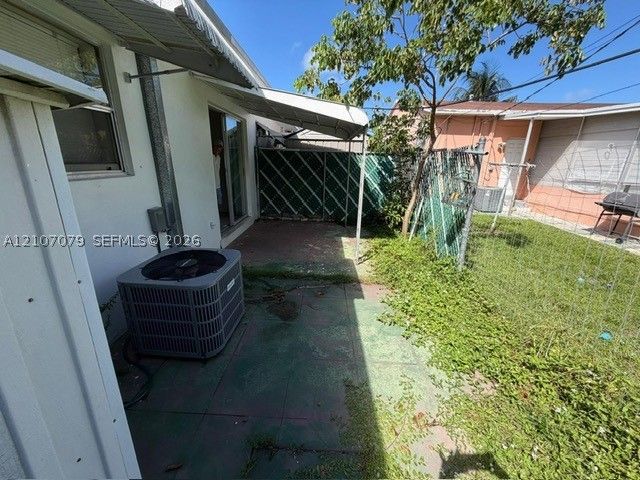 2450 Lincoln St 3, Hollywood, FL 33020