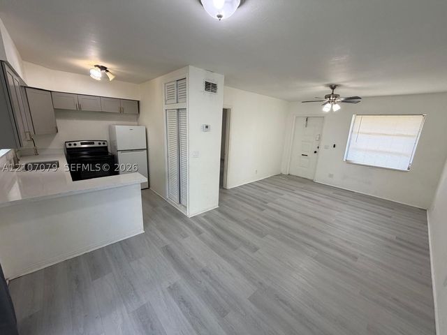 2450 Lincoln St 3, Hollywood, FL 33020