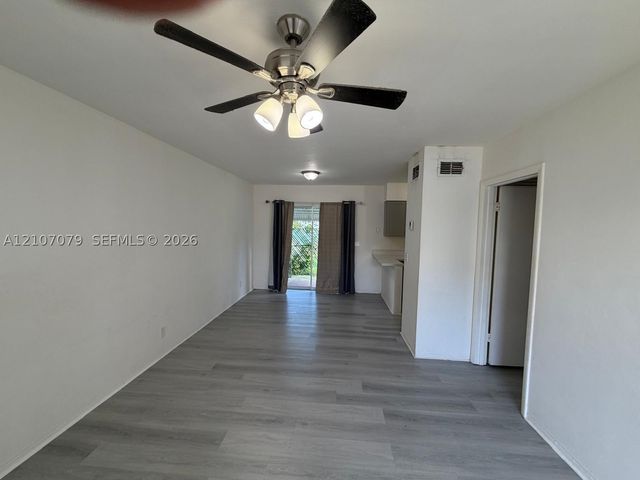 2450 Lincoln St 3, Hollywood, FL 33020