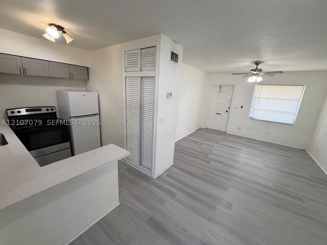 2450 Lincoln St 3, Hollywood, FL 33020