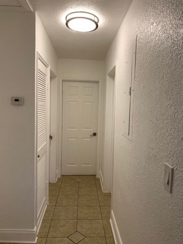 6211 NW 12th Street, Sunrise, FL 33313