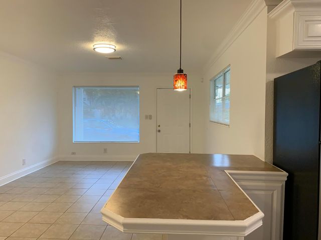 6211 NW 12th Street, Sunrise, FL 33313