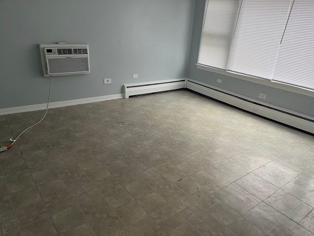 13940 S Edbrooke Avenue 2W, Riverdale, IL 60827