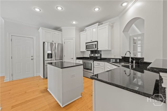 10 Cord Grass Lane, Savannah, GA 31405