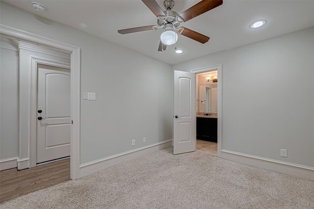 5226 Kiam Street 1002, Houston, TX 77007