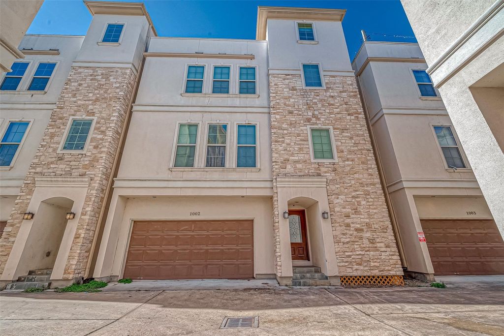 5226 Kiam Street 1002, Houston, TX 77007