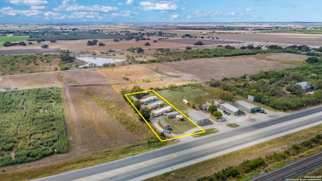 701 19th, Hondo, TX 78861