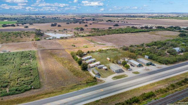 701 19th, Hondo, TX 78861