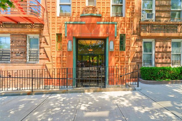 601 Pelham Parkway N 618, Bronx, NY 10467