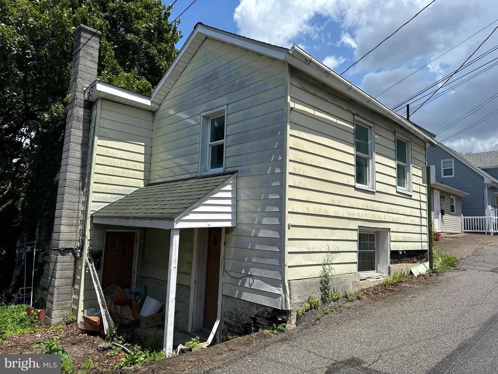 219 E PIKE ST, Bellefonte, PA 16823