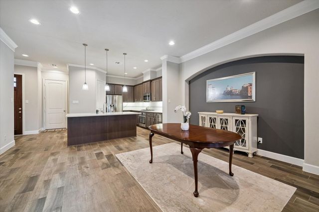 1725 W 23rd Street, Houston, TX 77008