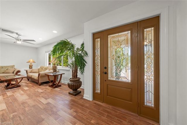 9421 Moonlight DR, Sanibel, FL 33957