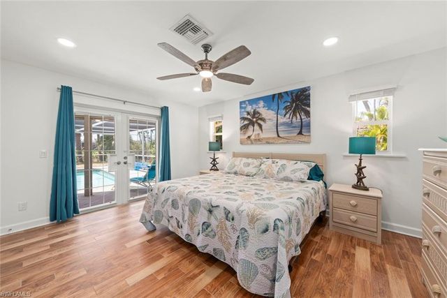 9421 Moonlight DR, Sanibel, FL 33957