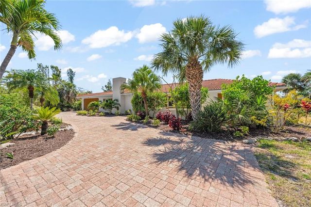 9421 Moonlight DR, Sanibel, FL 33957