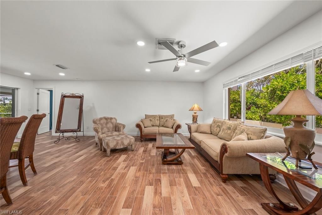 9421 Moonlight DR, SANIBEL, FL 33957 — photo 4
