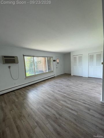 2859 E Maple Road, Birmingham, MI 48009
