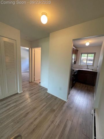 2859 E Maple Road, Birmingham, MI 48009