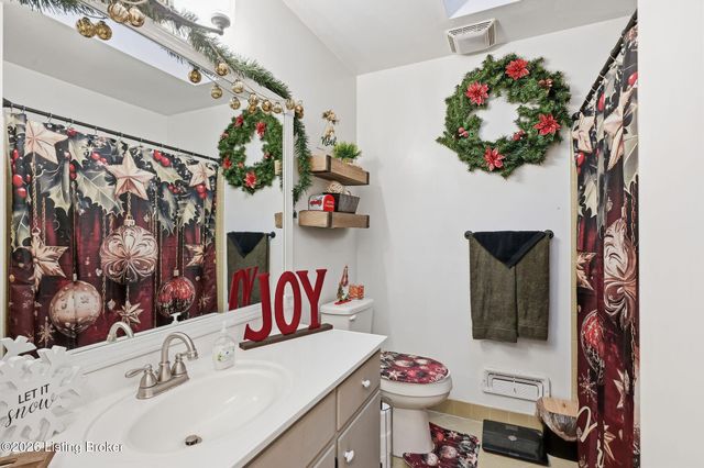 7404 Arapaho Dr, Louisville, KY 40214