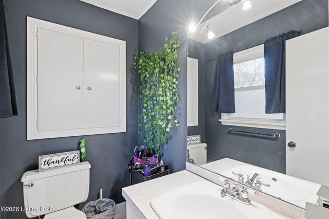 7404 Arapaho Dr, Louisville, KY 40214