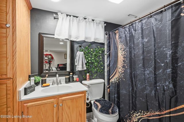 7404 Arapaho Dr, Louisville, KY 40214