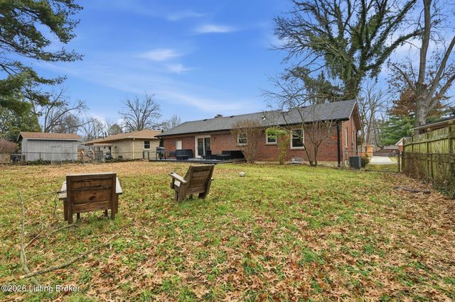 7404 Arapaho Dr, Louisville, KY 40214