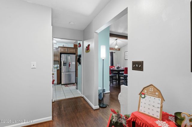 7404 Arapaho Dr, Louisville, KY 40214