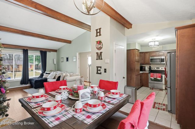 7404 Arapaho Dr, Louisville, KY 40214