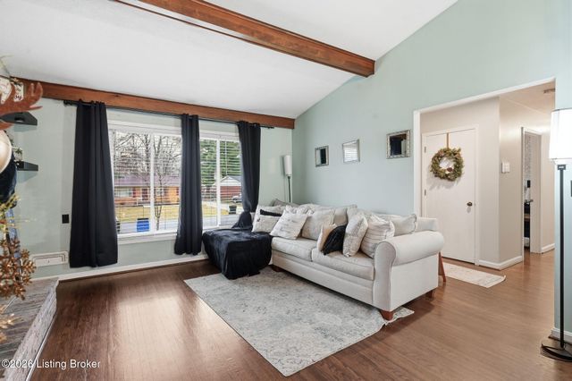 7404 Arapaho Dr, Louisville, KY 40214