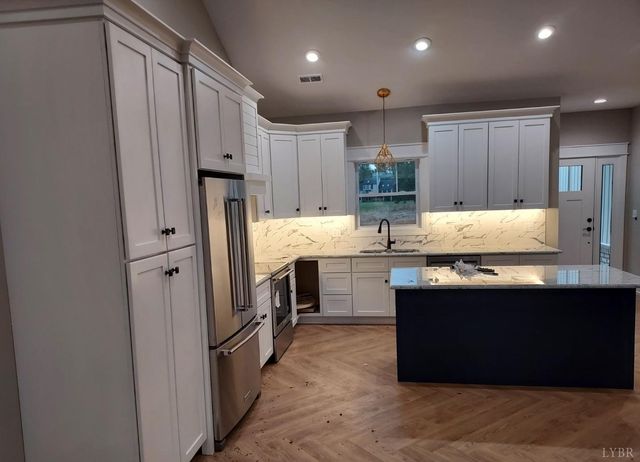 43 Grandset Drive, Forest, VA 24551