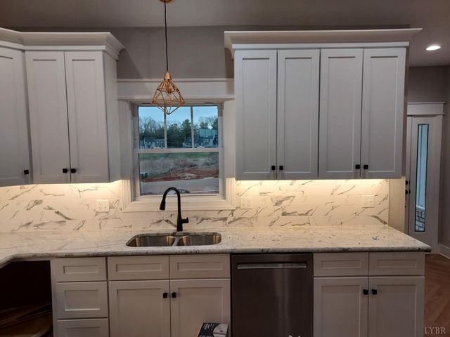 43 Grandset Drive, Forest, VA 24551