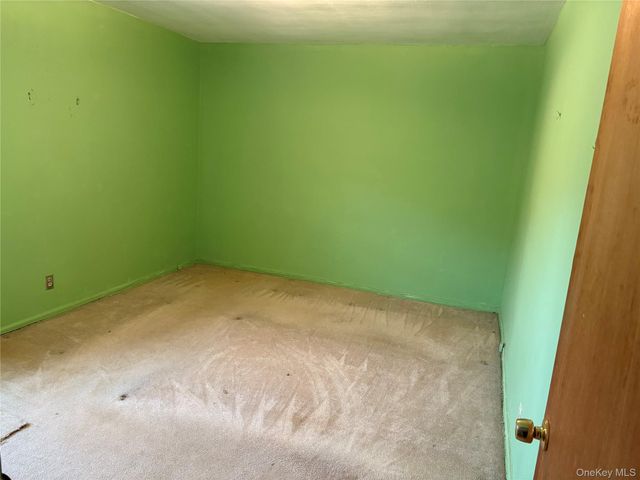 74-81 220th Street 2, Bayside, NY 11364