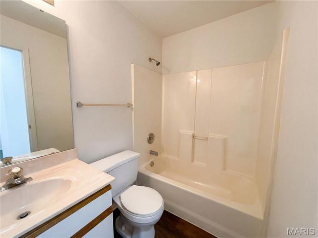 2659 Liberty Gardens Drive, Florissant, MO 63031