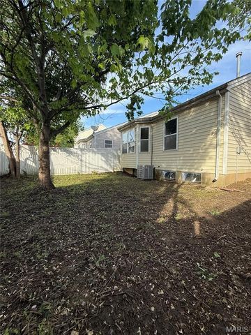 2659 Liberty Gardens Drive, Florissant, MO 63031