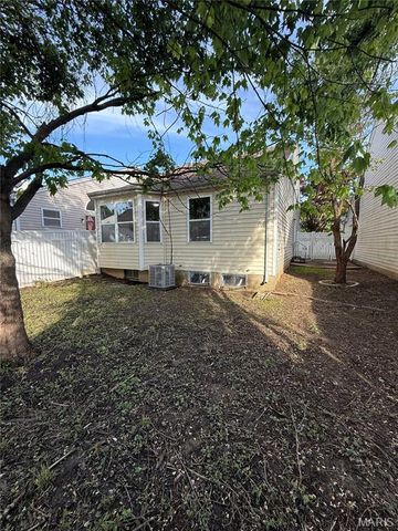 2659 Liberty Gardens Drive, Florissant, MO 63031