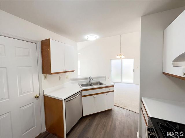 2659 Liberty Gardens Drive, Florissant, MO 63031