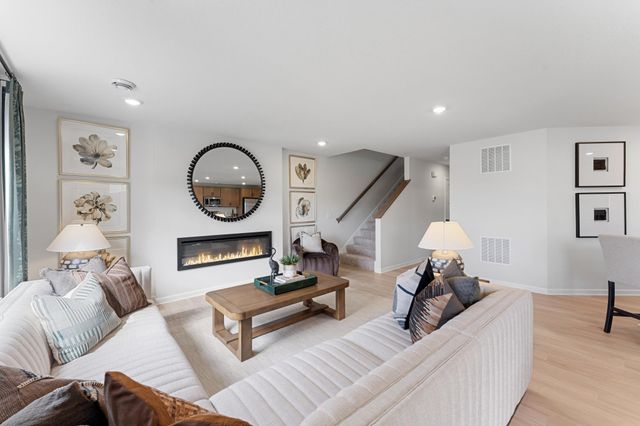 1044 Adamstown Drive, Rosemount, MN 55068