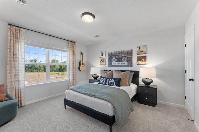 1044 Adamstown Drive, Rosemount, MN 55068