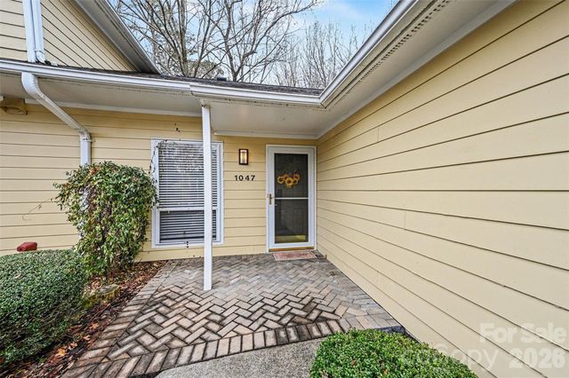 1047 Sardis Cove Drive, Charlotte, NC 28270